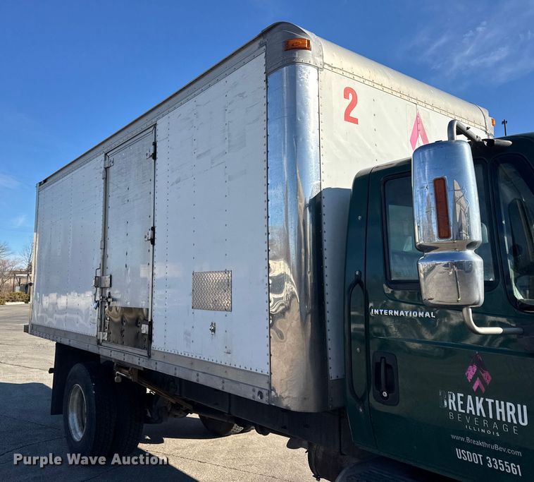 image for item EF2305 2006 International 4300 box truck