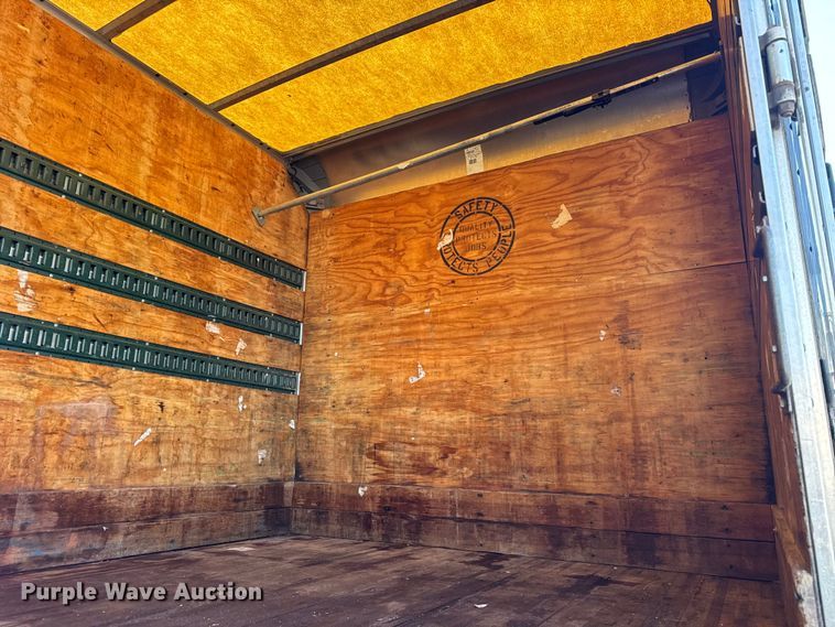 image for item EF2305 2006 International 4300 box truck