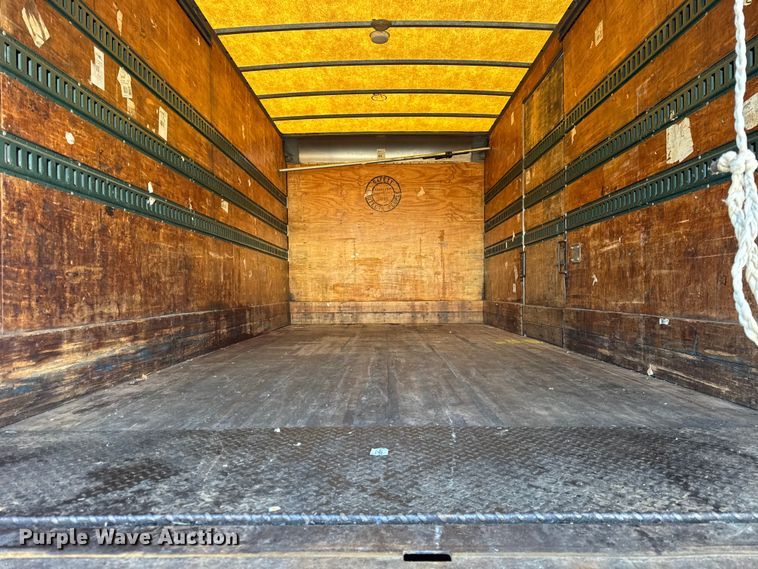 image for item EF2305 2006 International 4300 box truck