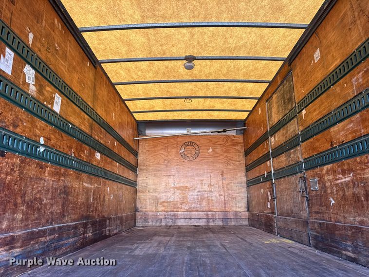 image for item EF2305 2006 International 4300 box truck