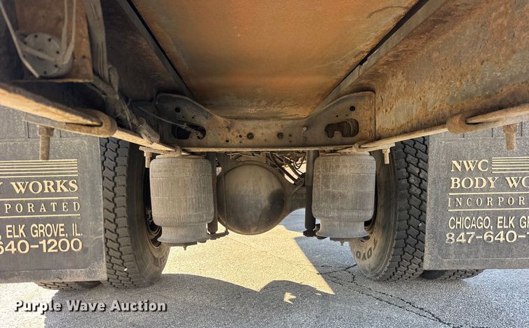 image for item EF2305 2006 International 4300 box truck