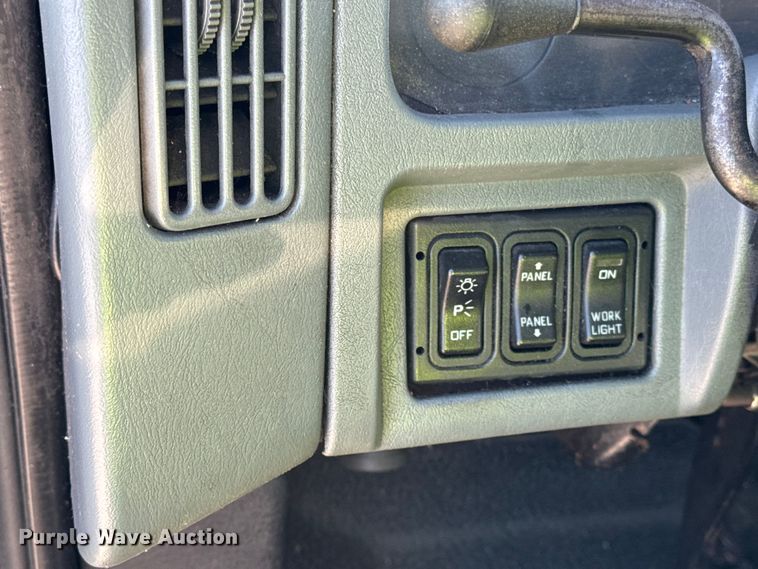 image for item EF2305 2006 International 4300 box truck