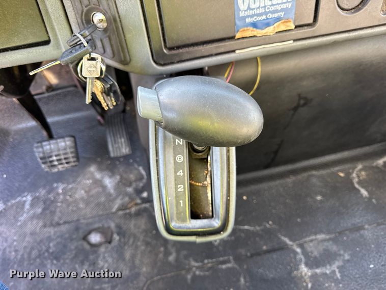 image for item EF2305 2006 International 4300 box truck