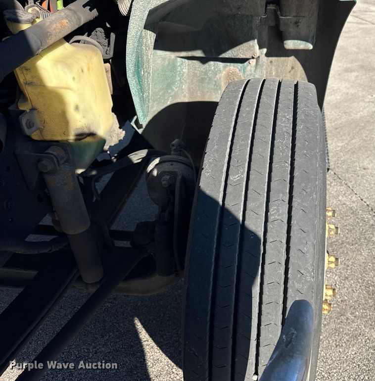 image for item EF2305 2006 International 4300 box truck