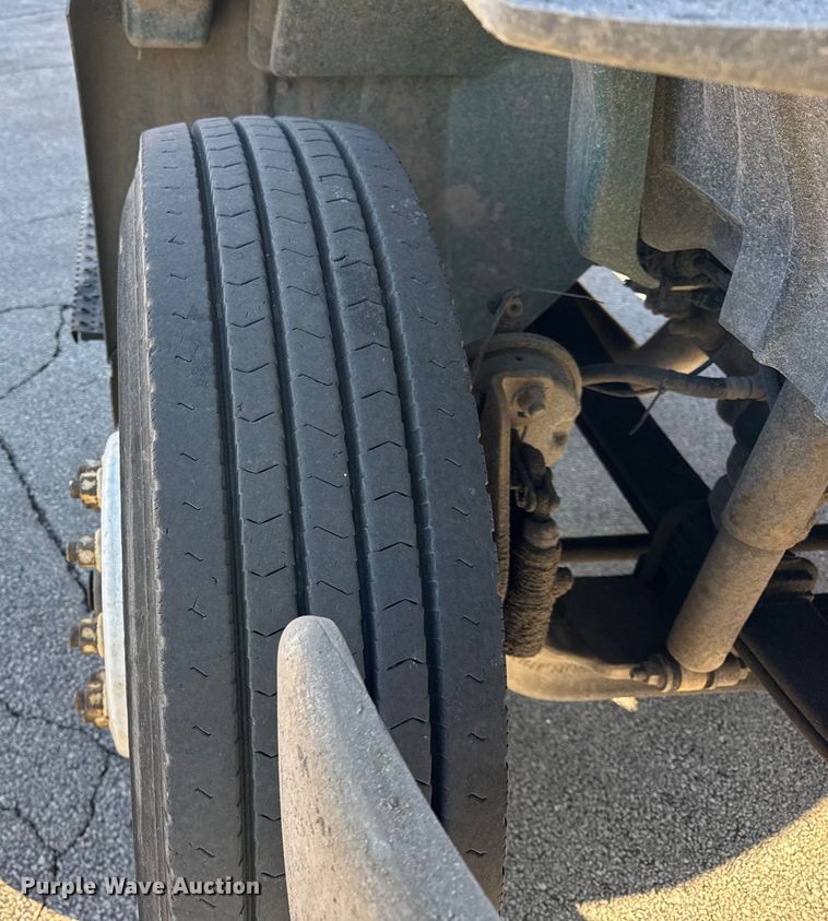 image for item EF2305 2006 International 4300 box truck