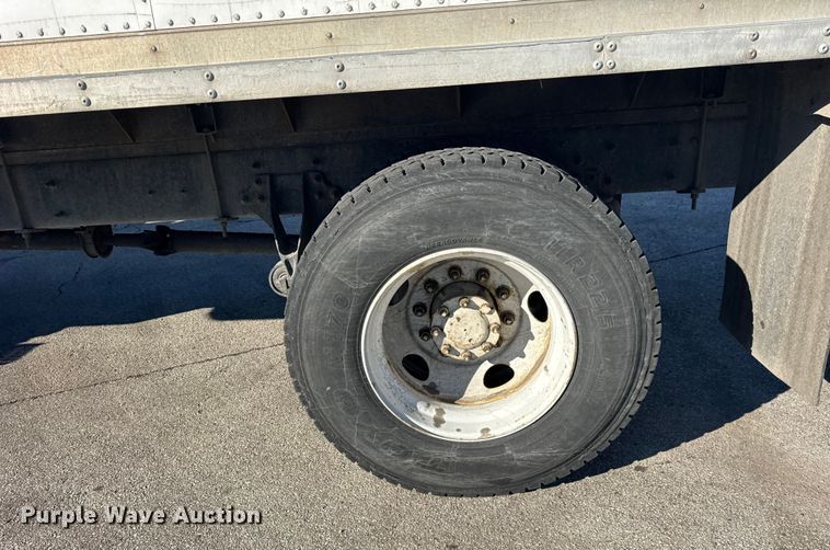 image for item EF2305 2006 International 4300 box truck