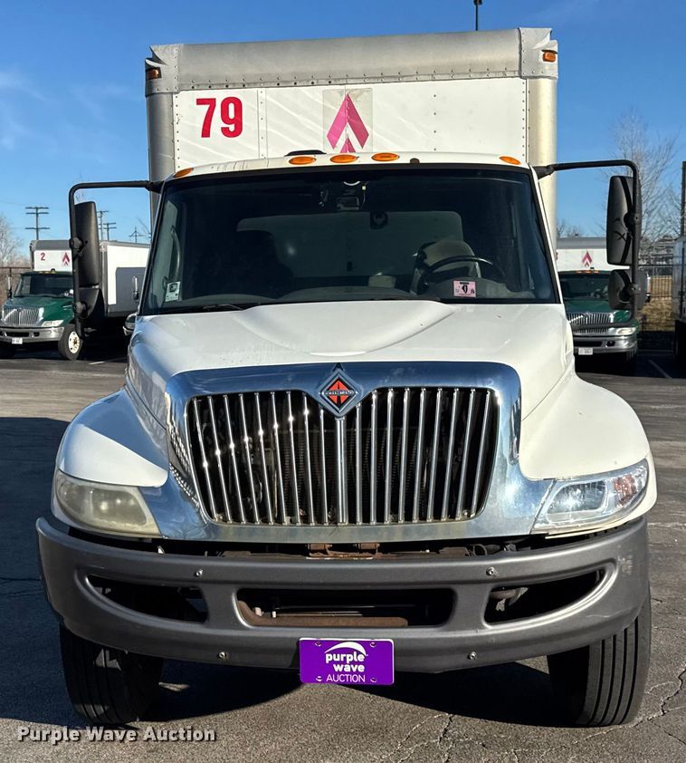 image for item EF2310 2005 International 4300 box truck