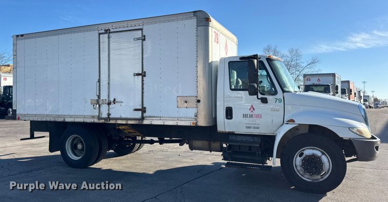 image for item EF2310 2005 International 4300 box truck