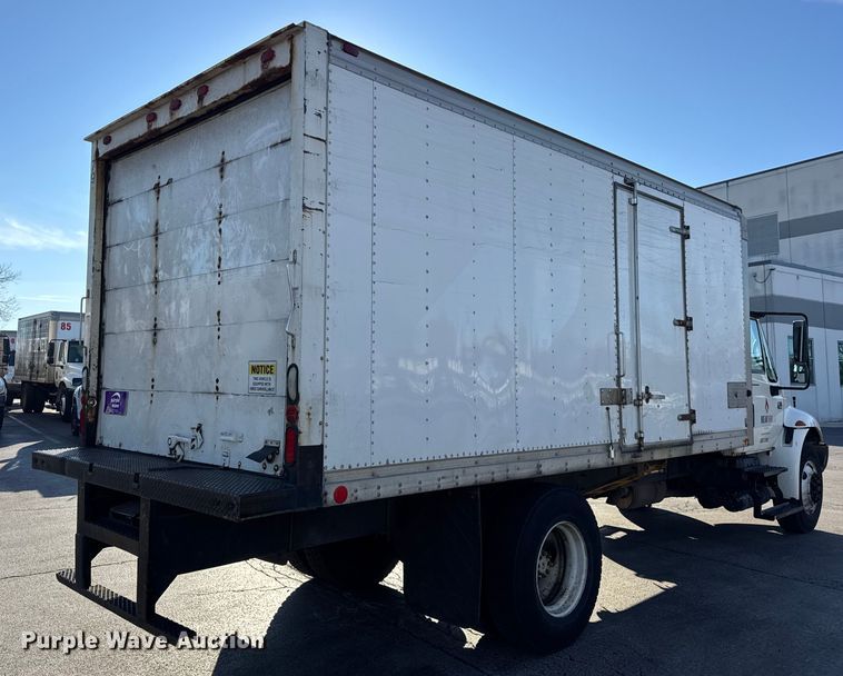 image for item EF2310 2005 International 4300 box truck