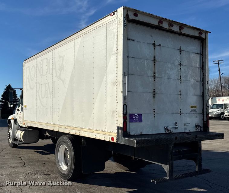 image for item EF2310 2005 International 4300 box truck
