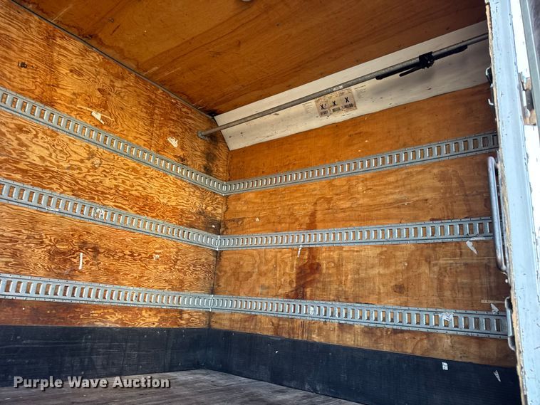 image for item EF2310 2005 International 4300 box truck