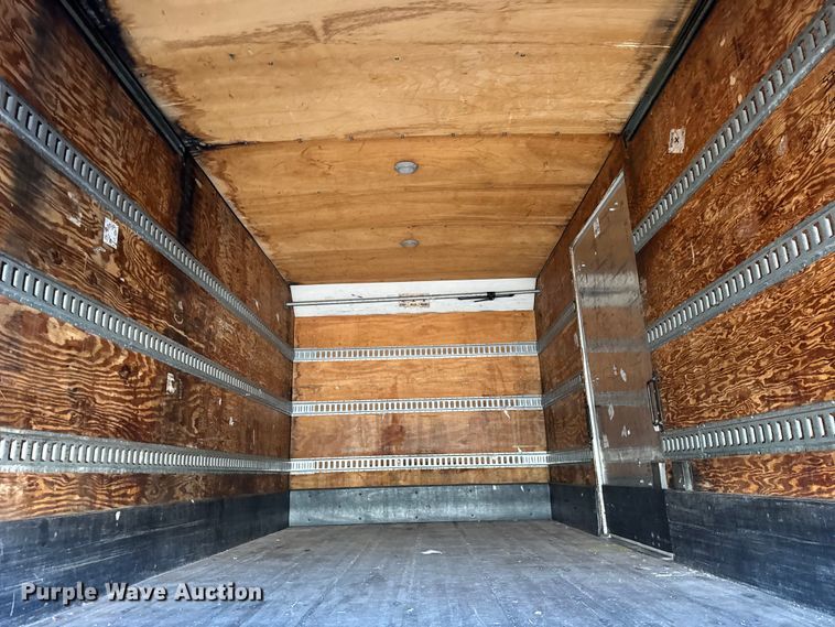 image for item EF2310 2005 International 4300 box truck