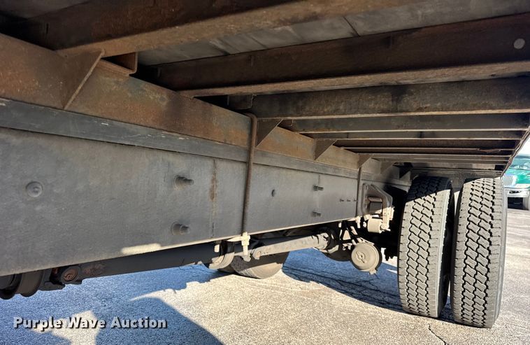 image for item EF2310 2005 International 4300 box truck