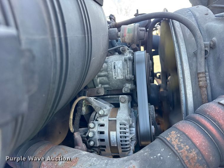 image for item EF2310 2005 International 4300 box truck