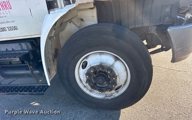 image for item EF2310 2005 International 4300 box truck