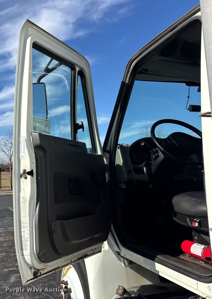 image for item EF2315 2010 International 4300 refrigerated truck