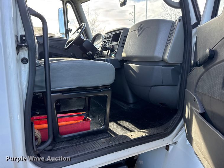 image for item EF2315 2010 International 4300 refrigerated truck