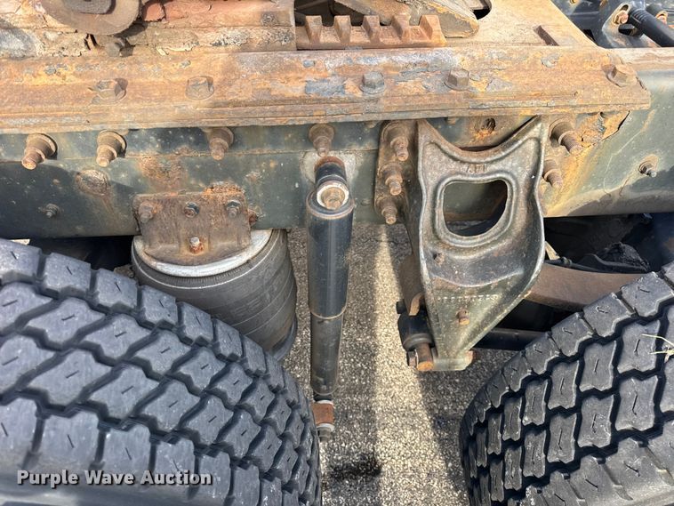 image for item EF2317 1998 International 9100 semi truck