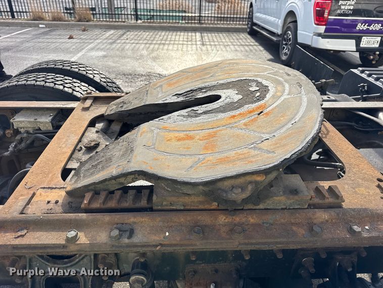 image for item EF2317 1998 International 9100 semi truck