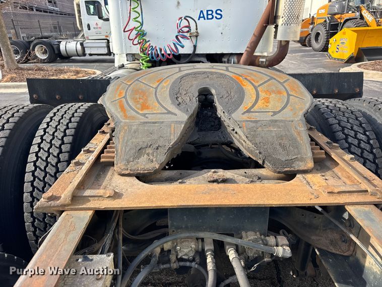 image for item EF2317 1998 International 9100 semi truck