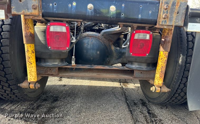 image for item EF2317 1998 International 9100 semi truck