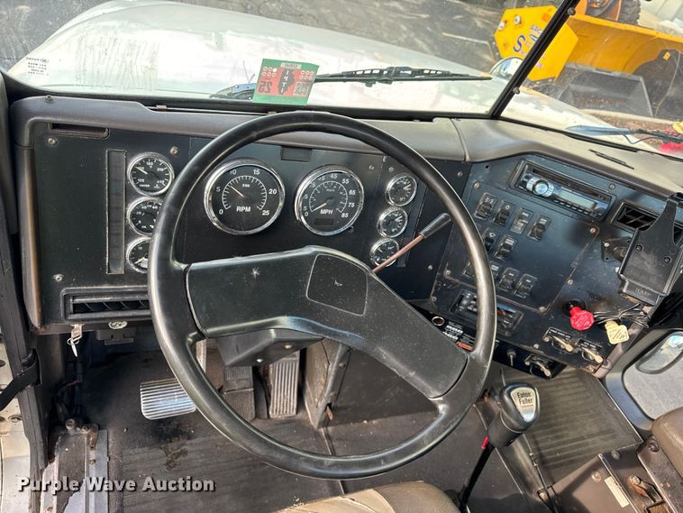 image for item EF2317 1998 International 9100 semi truck