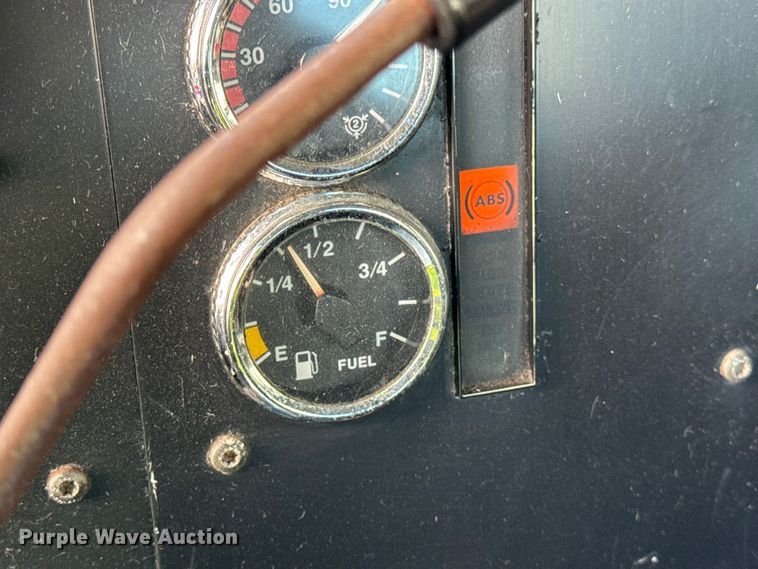 image for item EF2317 1998 International 9100 semi truck