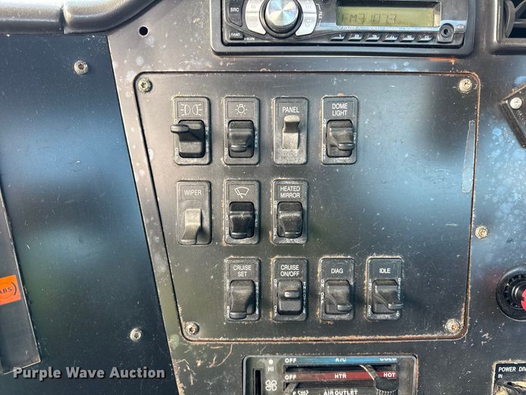 image for item EF2317 1998 International 9100 semi truck