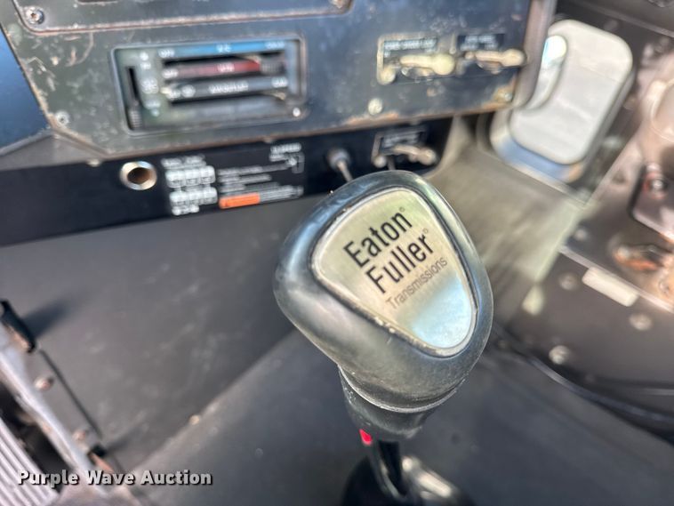 image for item EF2317 1998 International 9100 semi truck