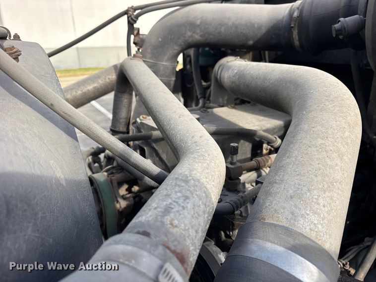 image for item EF2317 1998 International 9100 semi truck