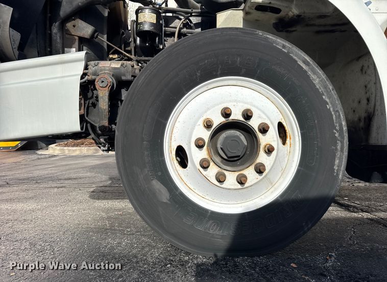 image for item EF2317 1998 International 9100 semi truck