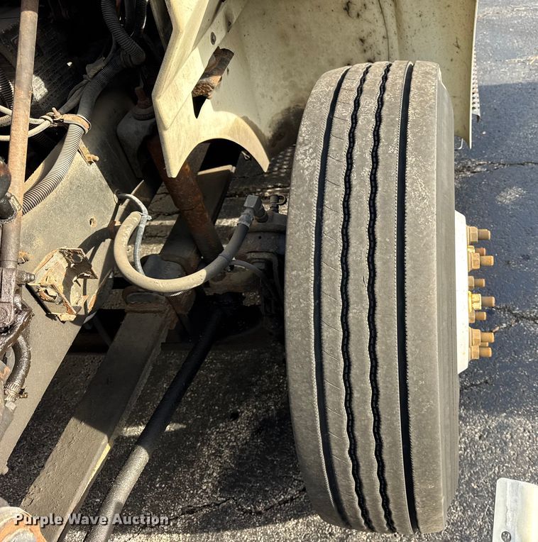 image for item EF2317 1998 International 9100 semi truck