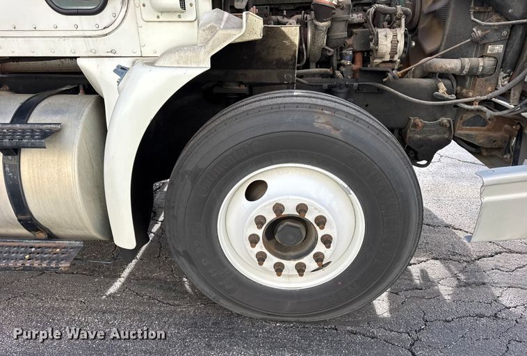 image for item EF2317 1998 International 9100 semi truck