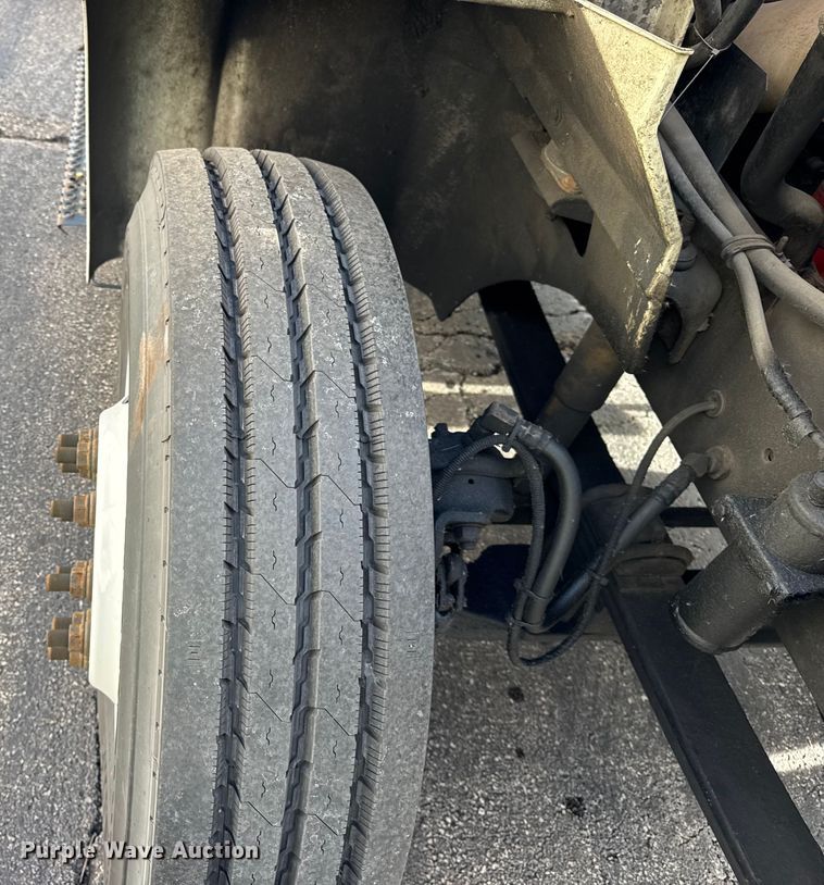 image for item EF2317 1998 International 9100 semi truck