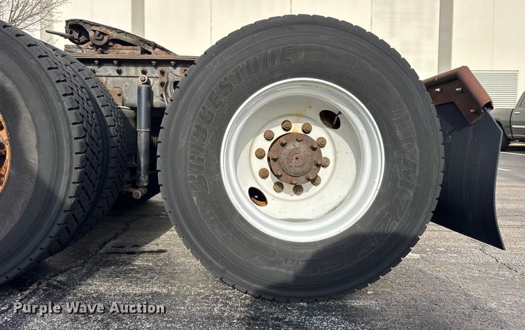 image for item EF2317 1998 International 9100 semi truck