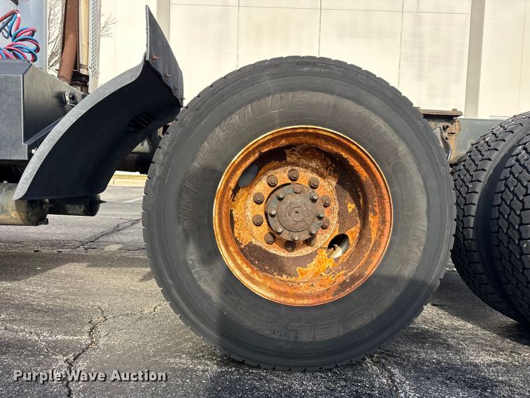 image for item EF2317 1998 International 9100 semi truck