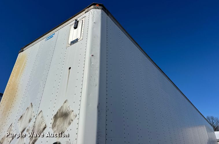 image for item EF2360 2005 Stoughton dry van trailer
