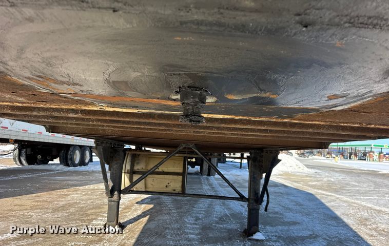 image for item EF2360 2005 Stoughton dry van trailer