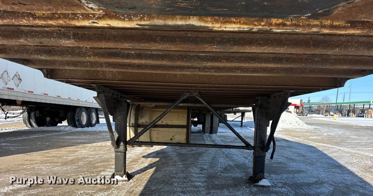 image for item EF2360 2005 Stoughton dry van trailer