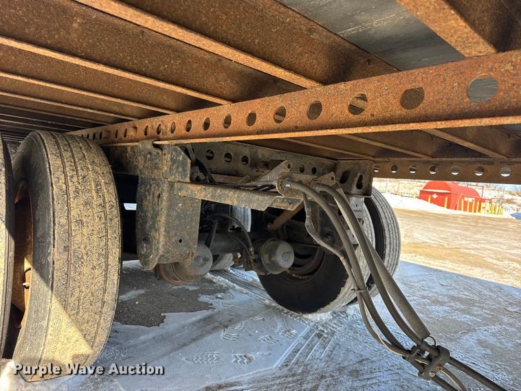 image for item EF2360 2005 Stoughton dry van trailer