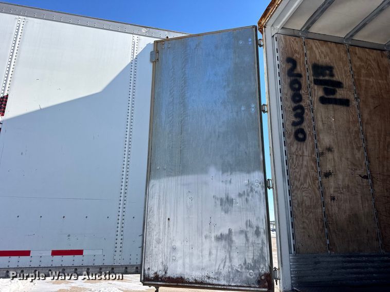 image for item EF2360 2005 Stoughton dry van trailer