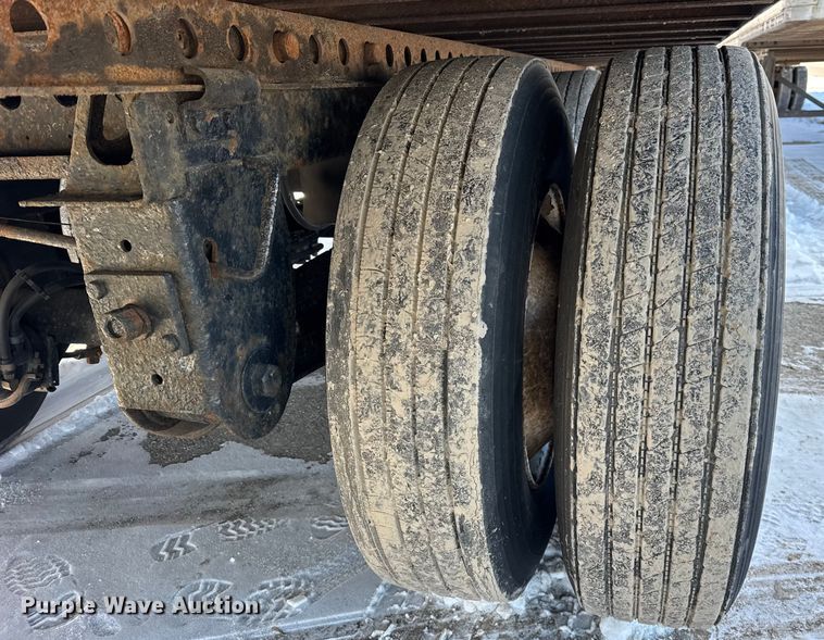 image for item EF2360 2005 Stoughton dry van trailer