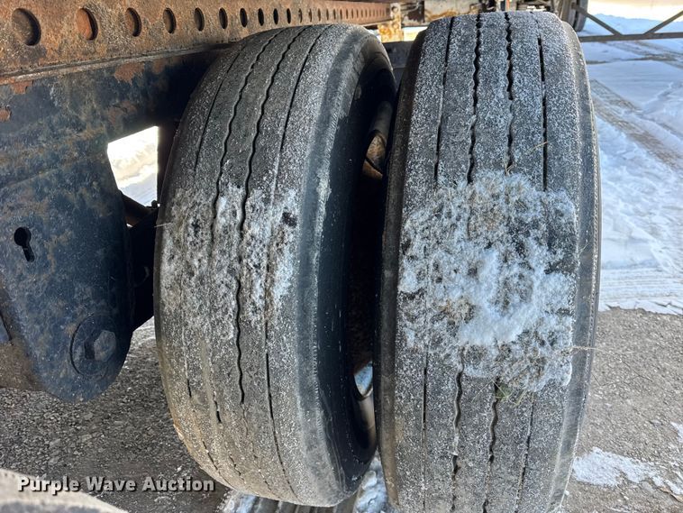 image for item EF2360 2005 Stoughton dry van trailer