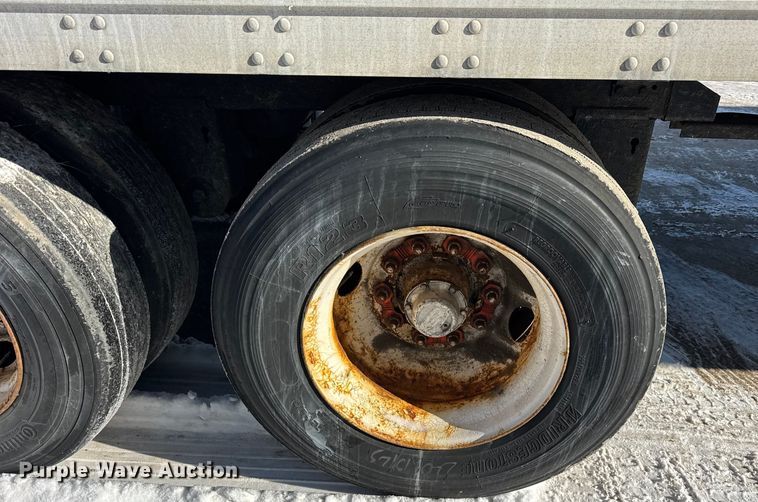 image for item EF2360 2005 Stoughton dry van trailer