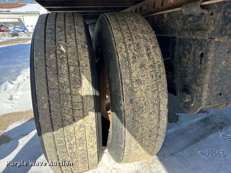 image for item EF2360 2005 Stoughton dry van trailer