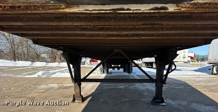 image for item EF2361 2005 Stoughton dry van trailer