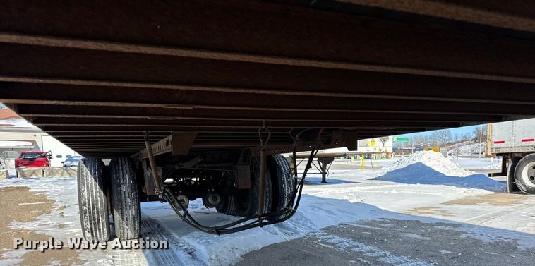 image for item EF2361 2005 Stoughton dry van trailer