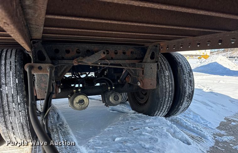 image for item EF2361 2005 Stoughton dry van trailer