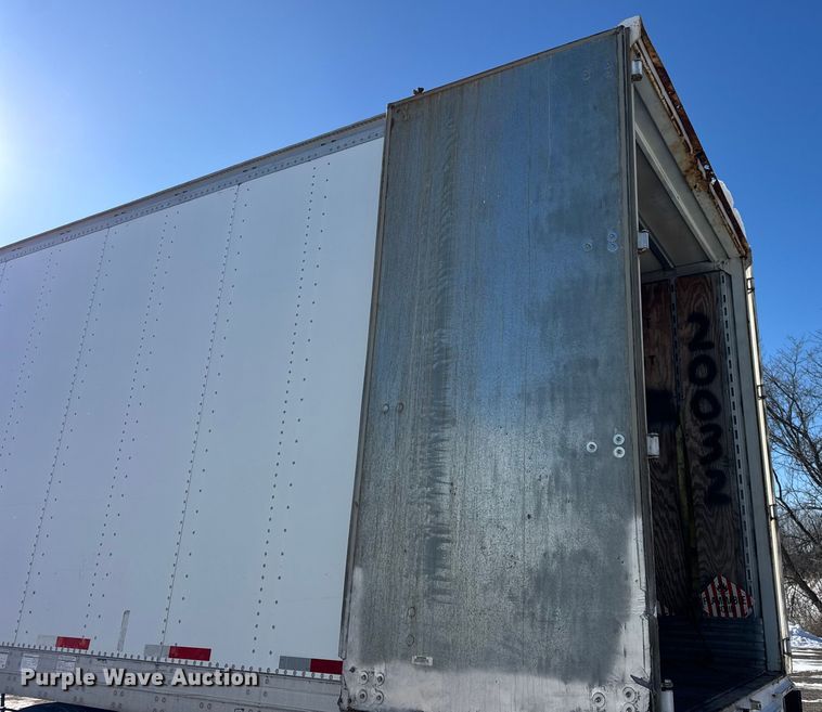 image for item EF2361 2005 Stoughton dry van trailer