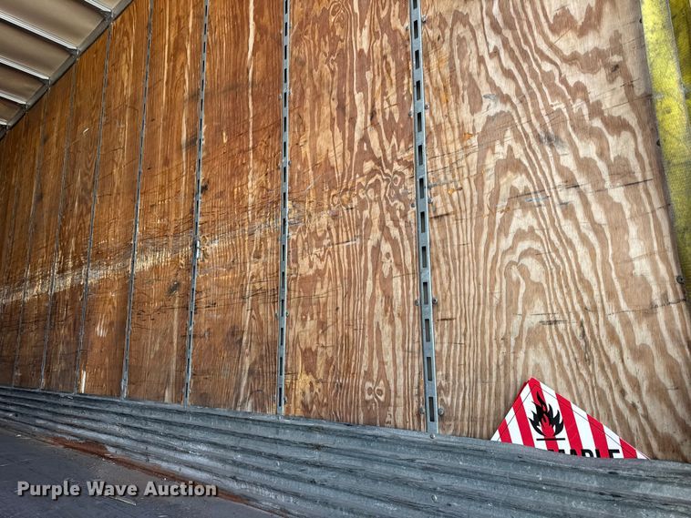 image for item EF2361 2005 Stoughton dry van trailer